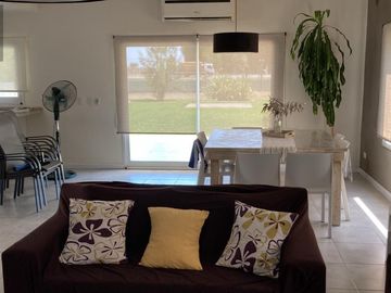 Casa 6 ambientes en venta/alquiler en el Barrio Privado El Rebenque