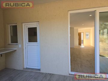 Casa en ALQUILER - CHIC Village PILAR