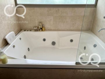 Venta / Alquiler Casa en Área 1 - San Sebastián (Fondo Verde)
