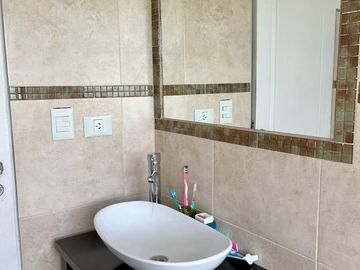 Venta / Alquiler Casa en Área 1 - San Sebastián (Fondo Verde)