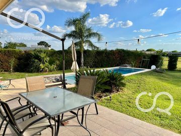 Venta / Alquiler Casa en Área 1 - San Sebastián (Fondo Verde)
