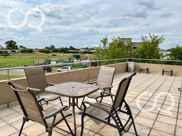 Venta / Alquiler Casa en Área 1 - San Sebastián (Fondo Verde)