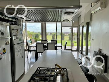 Venta / Alquiler Casa en Área 1 - San Sebastián (Fondo Verde)