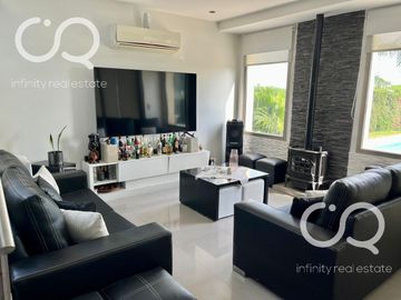 Venta / Alquiler Casa en Área 1 - San Sebastián (Fondo Verde)