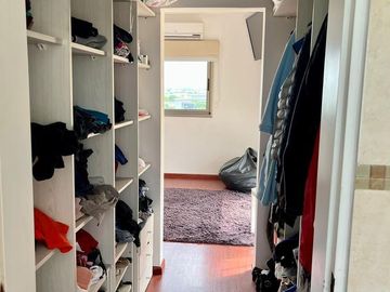 Venta / Alquiler Casa en Área 1 - San Sebastián (Fondo Verde)