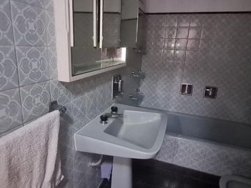 PH de 4 ambientes con patio con parrilla –En Venta