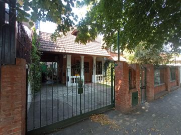 CHALET SOBRE LOTE DE 460 M2 - APTO CREDITO
