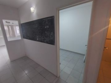 Oficina en Esc.-Centro