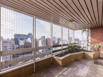 Exclusivo piso en torre - Flores