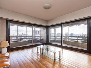 Exclusivo piso en torre - Flores