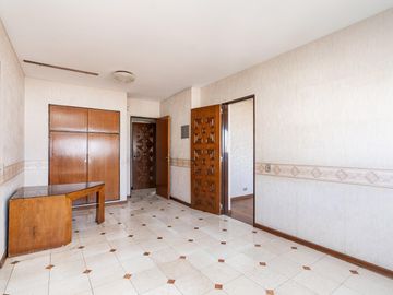 Exclusivo piso en torre - Flores