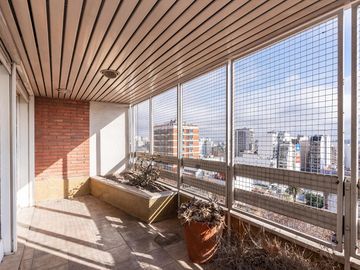 Exclusivo piso en torre - Flores
