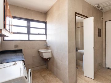 Exclusivo piso en torre - Flores
