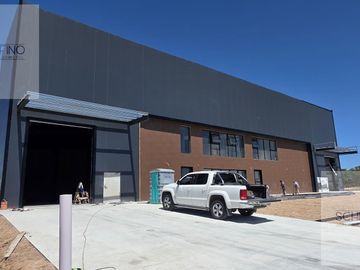 Nave Industrial a estrenar en Alquiler PITEC Varela 2300 m2