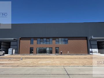Nave Industrial a estrenar en Alquiler PITEC Varela 2300 m2