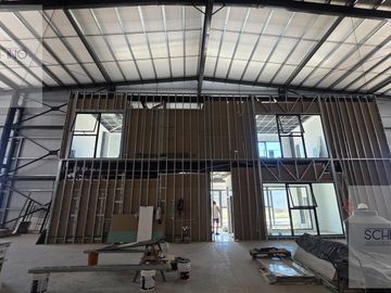 Nave Industrial a estrenar en Alquiler PITEC Varela 2300 m2
