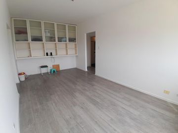 Departamento de dos ambientes amplios en venta - zona UADE - apto crédito