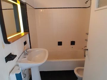 Departamento de dos ambientes amplios en venta - zona UADE - apto crédito