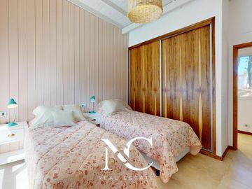 Casa en venta en Costa Esmeralda, fondo a la cancha de polo