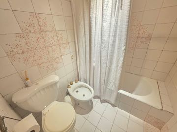 VENTA PH 6 AMBIENTES - 4 DORMITORIOS - GRAN TERRAZA CON PARRILLA Y BALCÓN EN CHACARITA