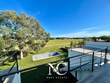 Casa en venta en Costa Esmeralda fondo libre al polo gas natural 5 dormitorios
