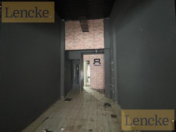 Lencke Alquila - Excelente Local en pleno centro de San Isidro