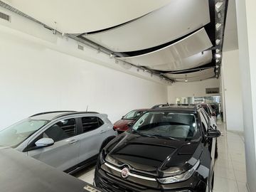 Alquiler de depósitos y oficinas en el edificio comercial en Ciudadela, Tres de Febrero, Zona Oeste
