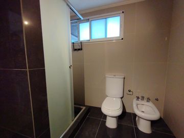 VENTA/PERMUTA - Casa 3 dormitorios con quincho y pileta. Oliveros.