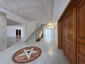 OPORTUNIDAD: CASA CON USO DE SUELO P/ OFICINA EN INSURGENTES SAN BORJA