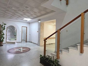 OPORTUNIDAD: CASA CON USO DE SUELO P/ OFICINA EN INSURGENTES SAN BORJA