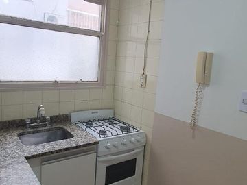 Departamento en  alquiler a 100mts del parue lezama