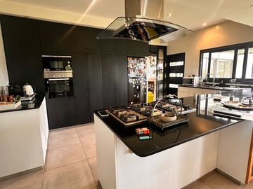 VENTA DE CASA Y VIÑEDO, CALLE LA POSTA S/N,JUNIN, CON TOUR VIRTUAL