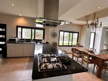 VENTA DE CASA Y VIÑEDO, CALLE LA POSTA S/N,JUNIN, CON TOUR VIRTUAL