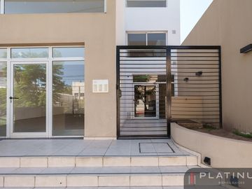 Departamento en Venta tipo Duplex de 1 Dormitorio, con Escritura - Nueva Córdoba