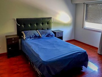 VENTA - Casa de 4 dormitorios, quincho, jardín y piscina - Fisherton, Rosario.