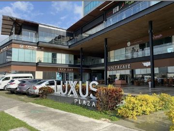 Local en renta en plaza comercial en zona de Altabrisa al norte de Mérida