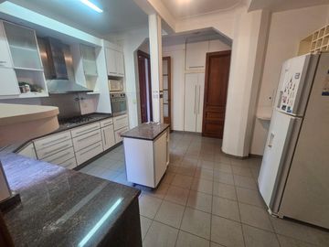 Departamento en venta, 4 ambientes en Retiro