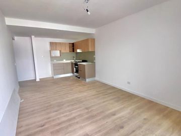 Venta depto 2 amb a estrenar- Flores