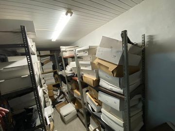 Local con deposito y estacionamiento en alquiler en San Isidro