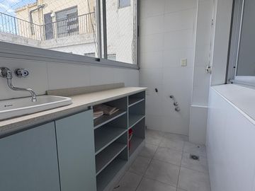 Piso en Av Callao Recoleta alquiler sin muebles Terraza parrilla Vigilancia 24hs Cochera