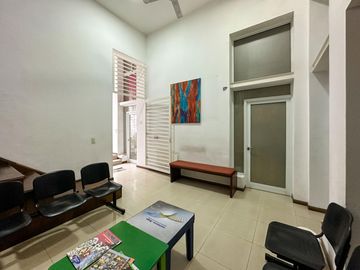 Departamento de 1 dormitorio duplex con patio en Lourdes
