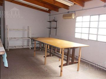Inmueble comercial de 2 plantas   depósito APTO TODO DESTINO, zona SAAVEDRA!