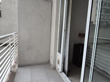Amplio monoambiente amoblado en Palermo. Pileta