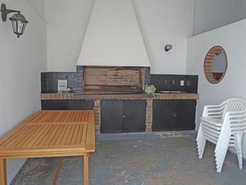 VENTA CASA DE 5 AMBIENTES EN FLORIDA