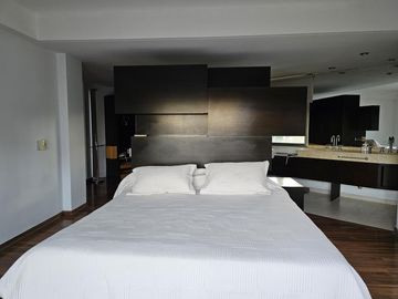 Casa en venta y /o alquiler anual con muebles. Santa Bárbara a la laguna, pileta climatizada