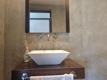Casa en venta y /o alquiler anual con muebles. Santa Bárbara a la laguna, pileta climatizada