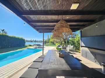 Casa en venta y /o alquiler anual con muebles. Santa Bárbara a la laguna, pileta climatizada
