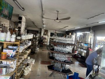 SE RENTA LOCAL COMERCIAL EN ESQUINA EN EL CENTRO DE MERIDA, YUCATAN
