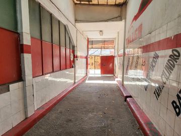 Galpón con Vivienda sobre Avenida | 290 m² Totales | Ideal Logística, Taller o Depósito | Barracas