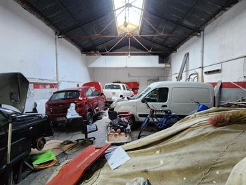 Galpón con Vivienda sobre Avenida | 290 m² Totales | Ideal Logística, Taller o Depósito | Barracas